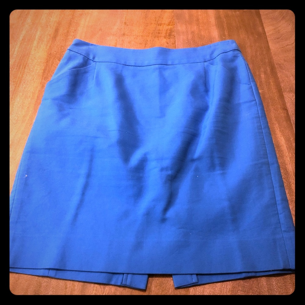 Blue pencil skirt with pockets